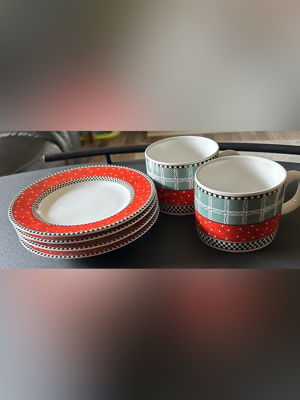 6 Pc Set Debbie Mumm Sakura Oneida, Frosty Folks 4-6” plates, 2 Coffee mugs
